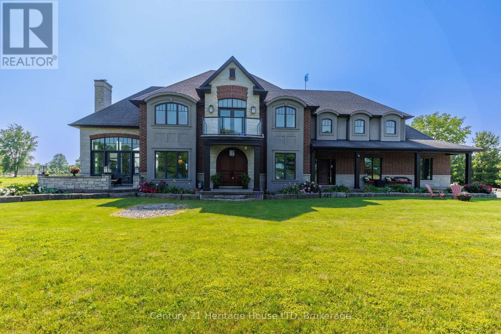 12679 Niagara Parkway, Niagara Falls, Ontario  L2E 6S6 - Photo 2 - X12219049