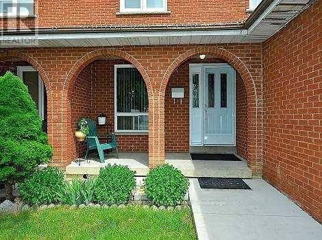 7214 Sigsbee Drive, Mississauga, Ontario  L4T 4A1 - Photo 4 - W12648646