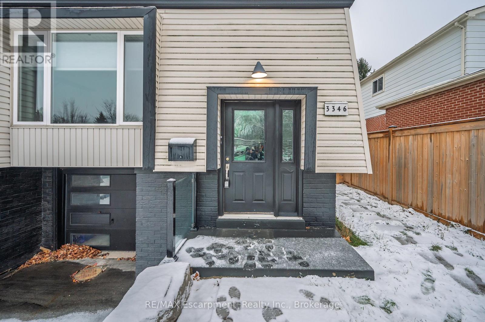 3346 Hannibal Road, Burlington, Ontario  L7M 1R7 - Photo 2 - W12648756