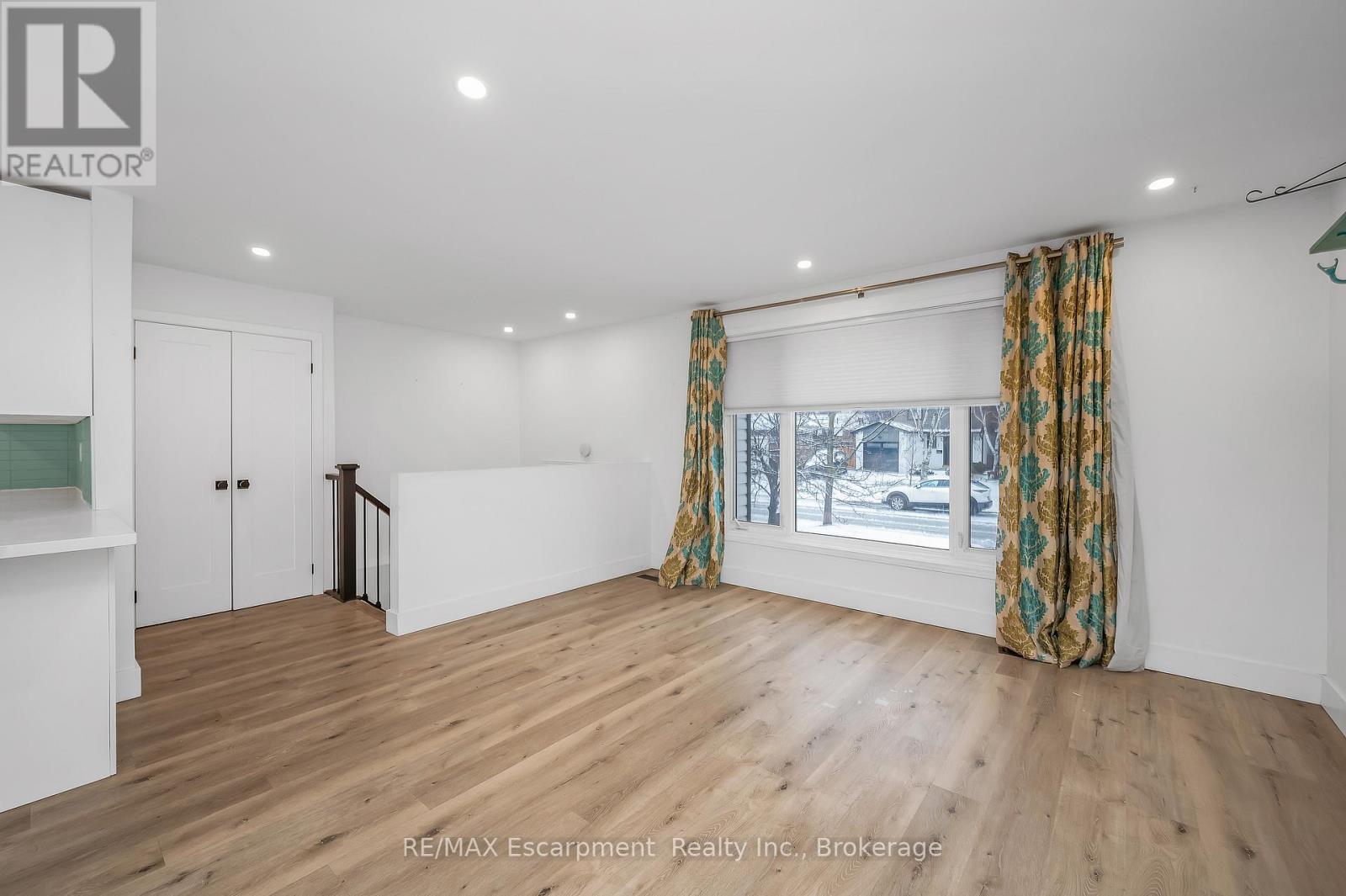 3346 Hannibal Road, Burlington, Ontario  L7M 1R7 - Photo 6 - W12648756