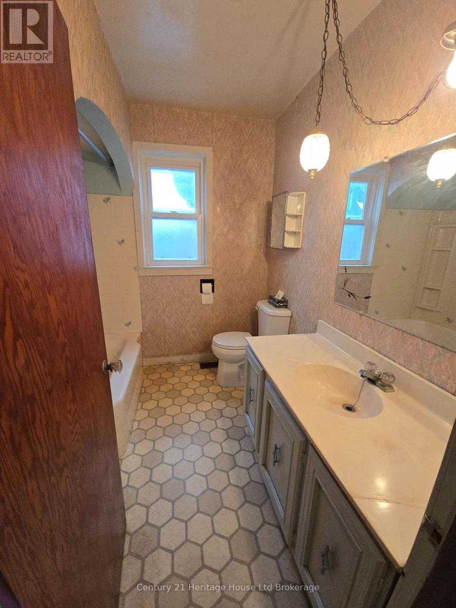 523 Quintin Place, Woodstock, Ontario  N4S 5E8 - Photo 9 - X12648734