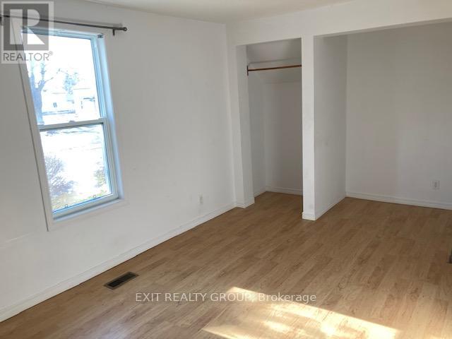 Main Flr - 27 Grove Street, Belleville, Ontario  K8P 1W1 - Photo 4 - X12648732