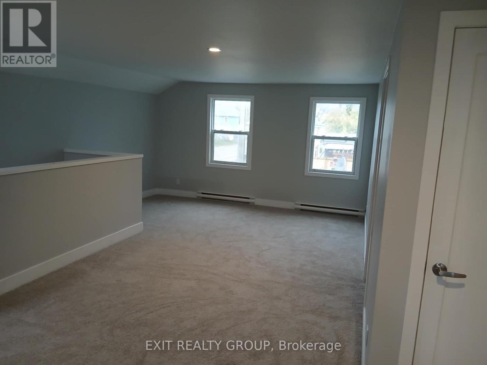 Upper Flr - 27 Grove Street, Belleville, Ontario  K8P 1W1 - Photo 4 - X12648740