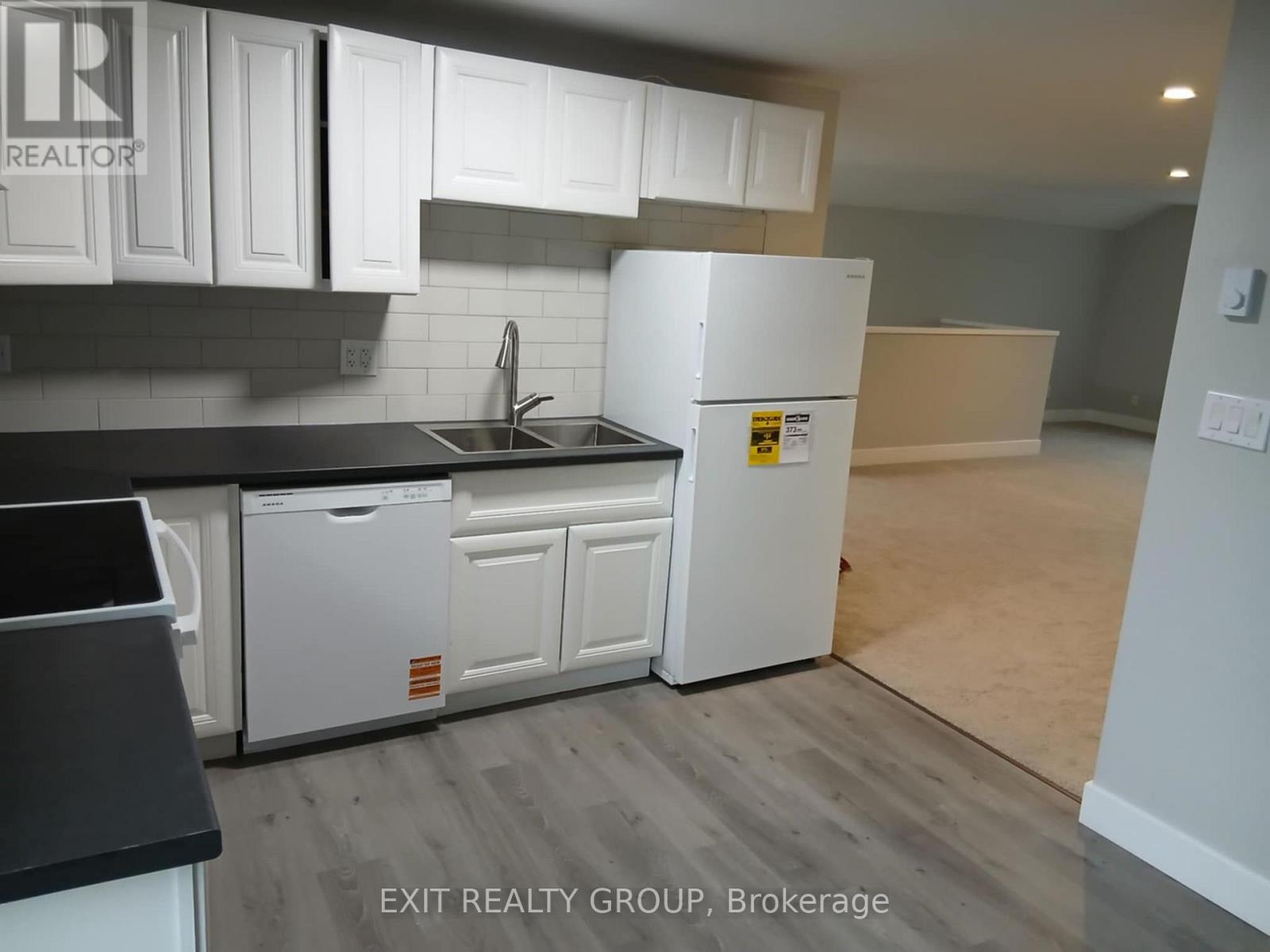 Upper Flr - 27 Grove Street, Belleville, Ontario  K8P 1W1 - Photo 6 - X12648740