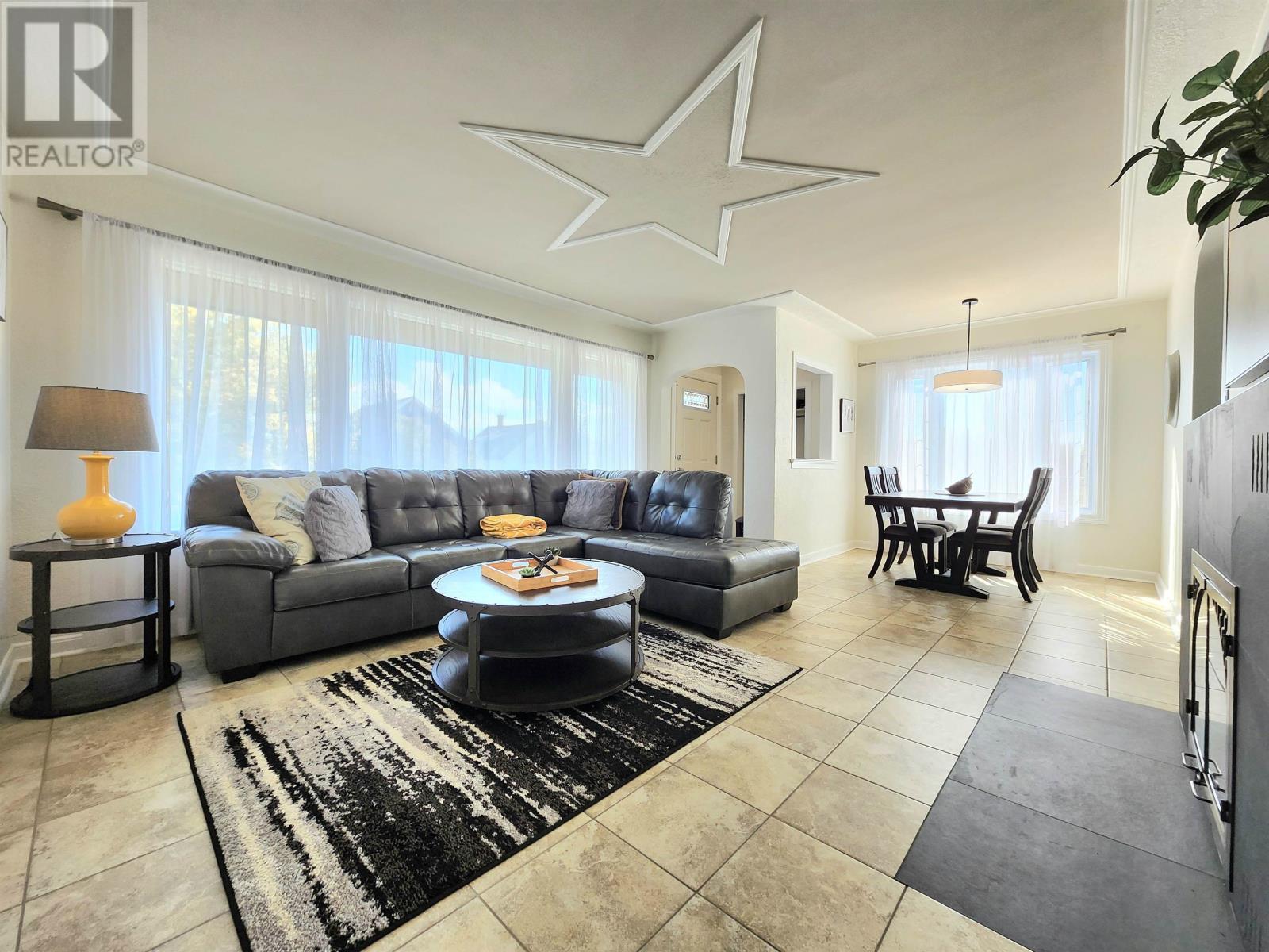 214 Sixth Ave, Kenora, Ontario  P9N 2C1 - Photo 4 - TB253681