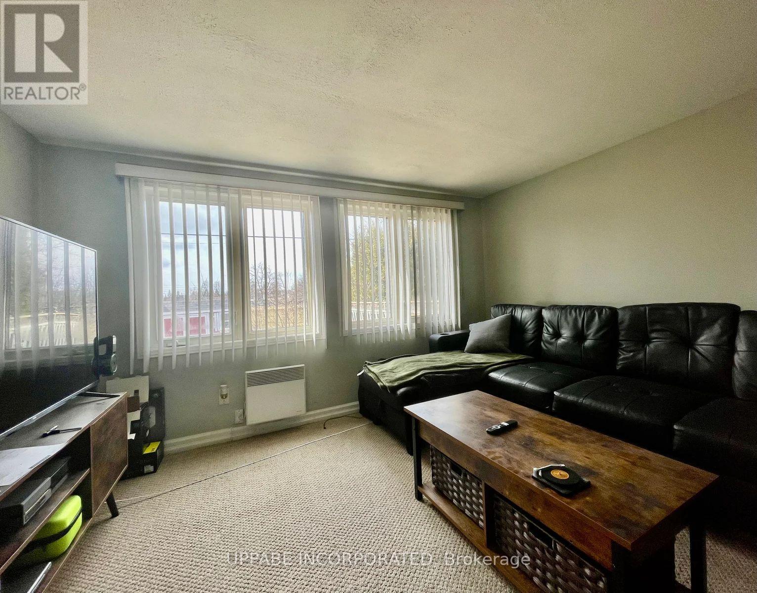 Unit B - 704 Claude Street, Ottawa, Ontario  K1K 2S2 - Photo 3 - X12648714