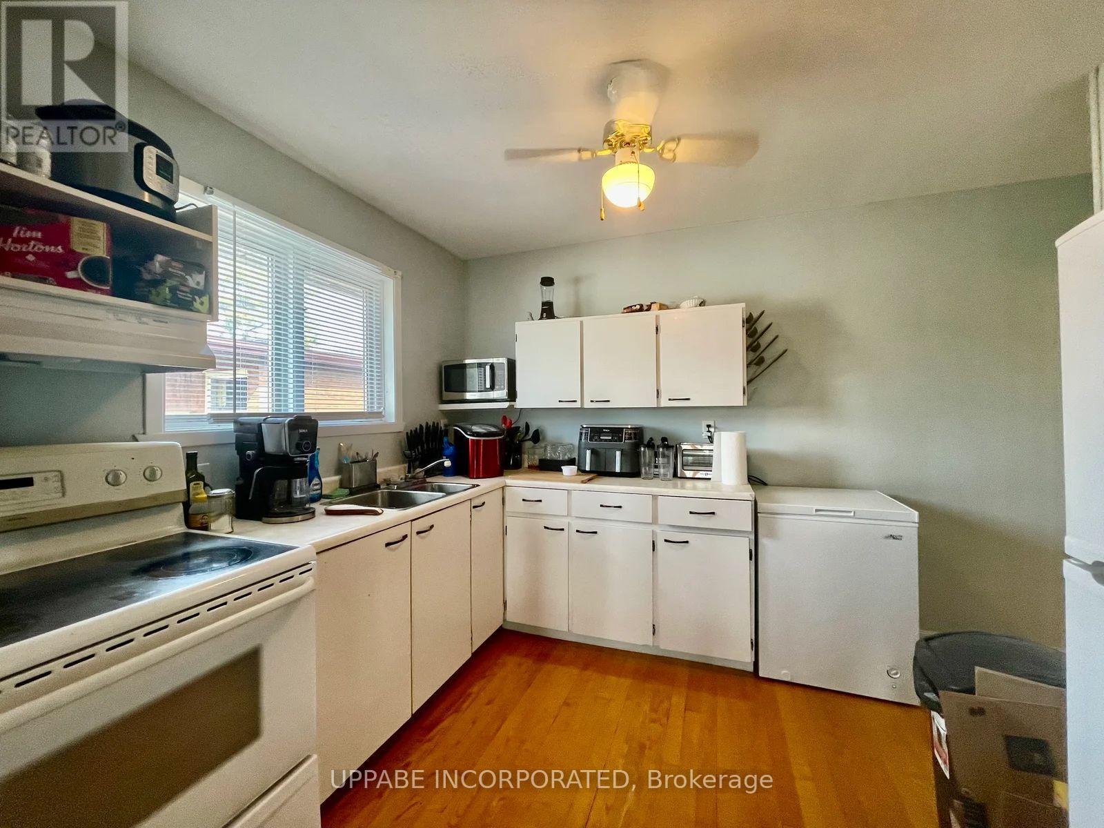 Unit B - 704 Claude Street, Ottawa, Ontario  K1K 2S2 - Photo 6 - X12648714