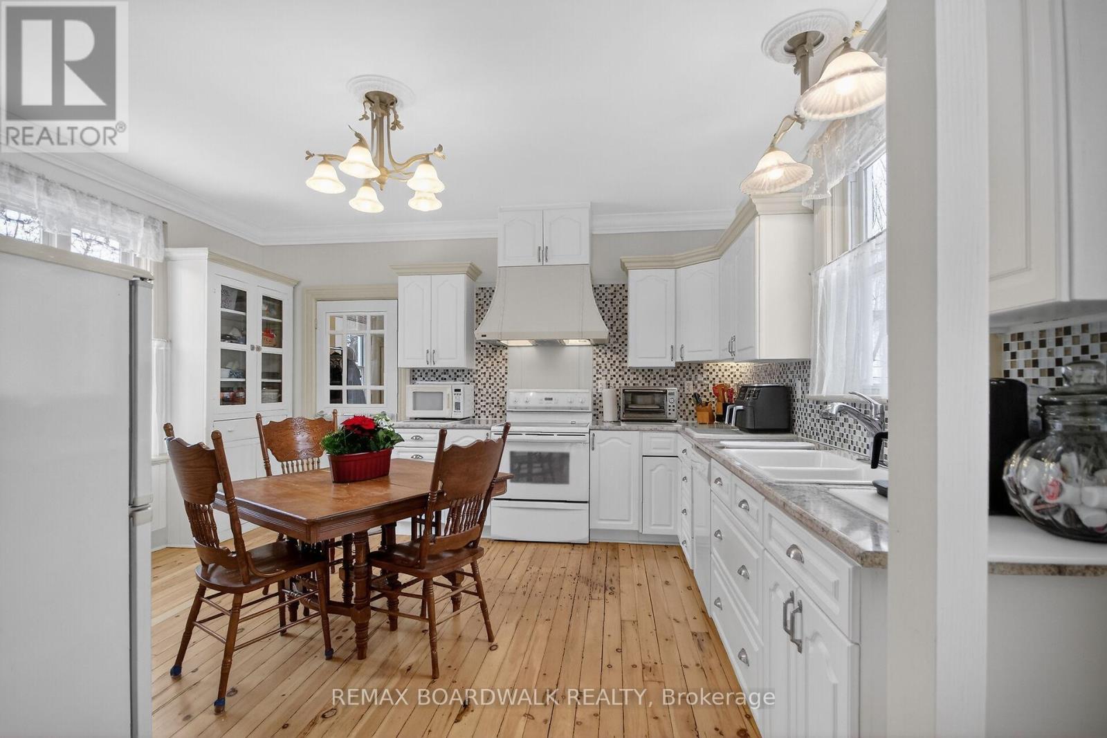 11 Alfred Street, Smiths Falls, Ontario  K7A 4H6 - Photo 8 - X12648744