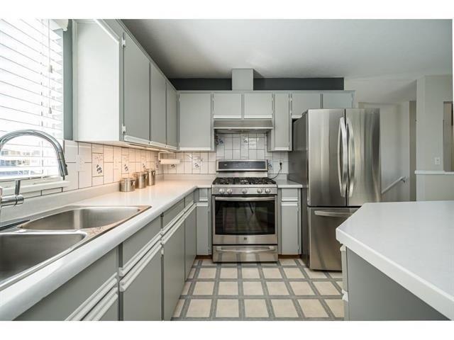 13526 64a Avenue, Surrey, British Columbia  V3W 9H7 - Photo 6 - R3074753