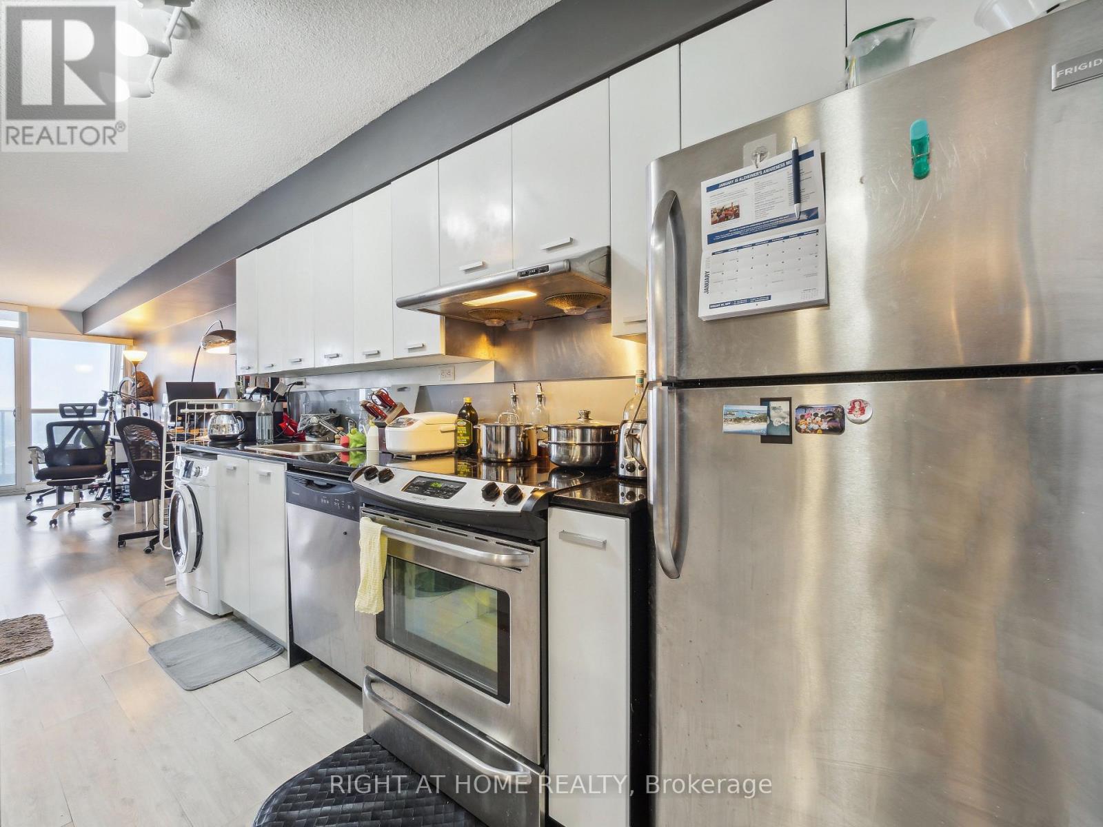 1701b - 19 Singer Court, Toronto, Ontario  M2K 0B2 - Photo 6 - C12648706