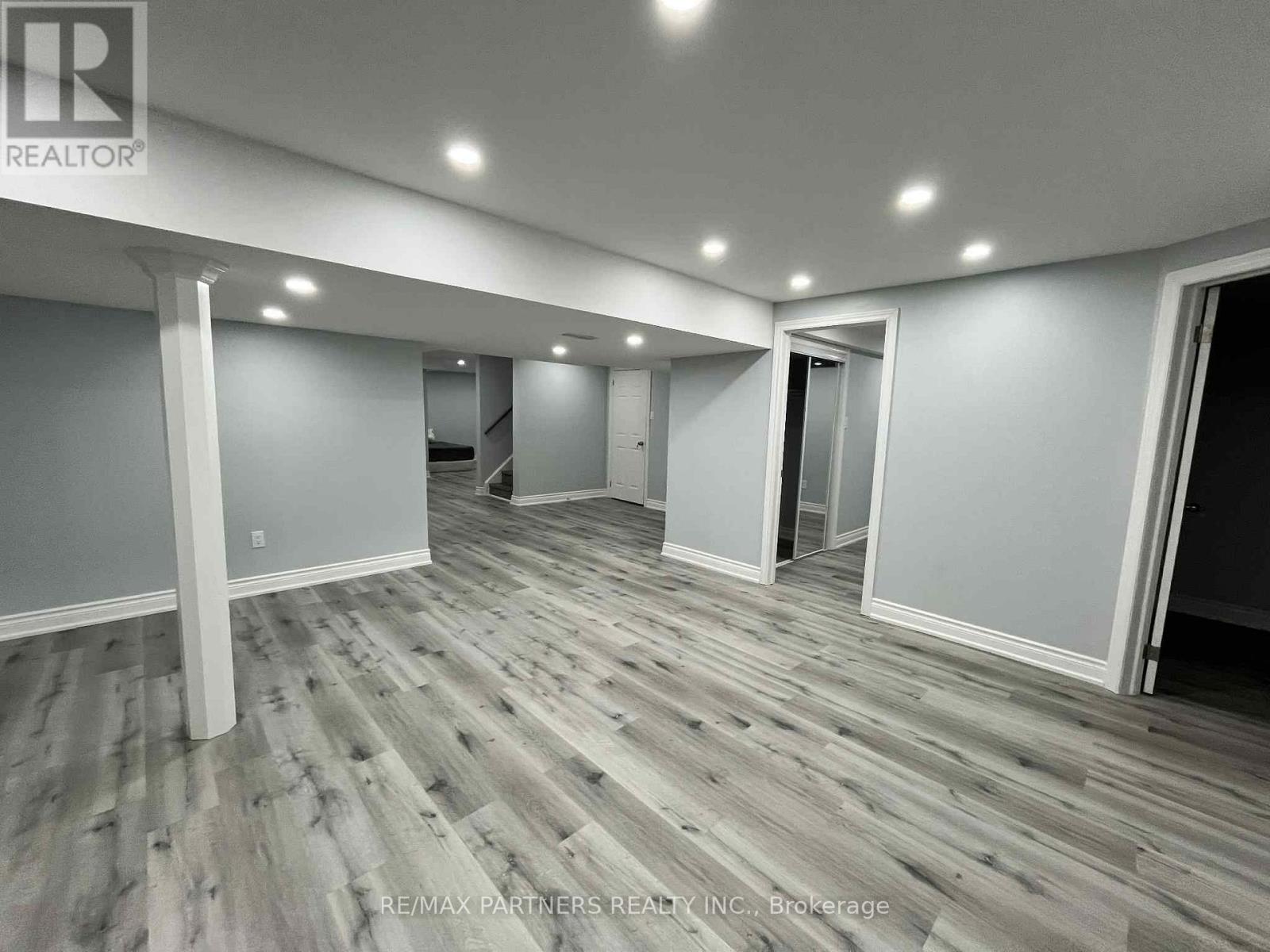 31 Chalone Crescent, Vaughan, Ontario  L4H 1V6 - Photo 3 - N12648442