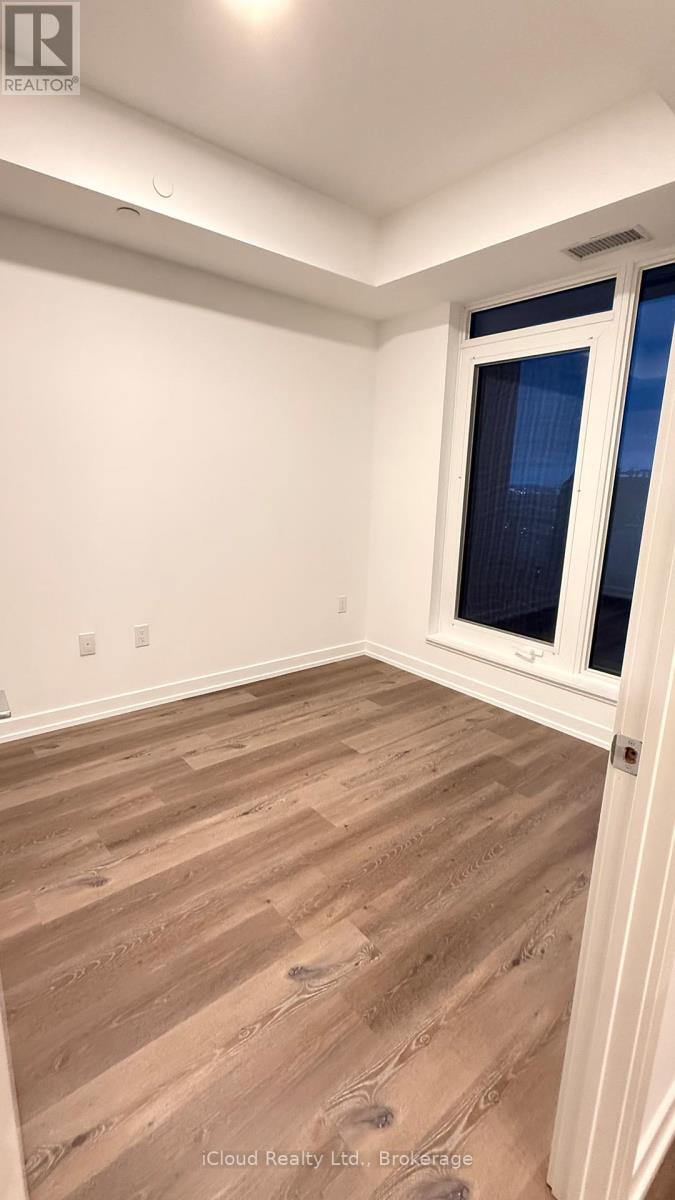 4001 - 395 Square One Drive, Mississauga, Ontario  L5B 0P6 - Photo 10 - W12648722