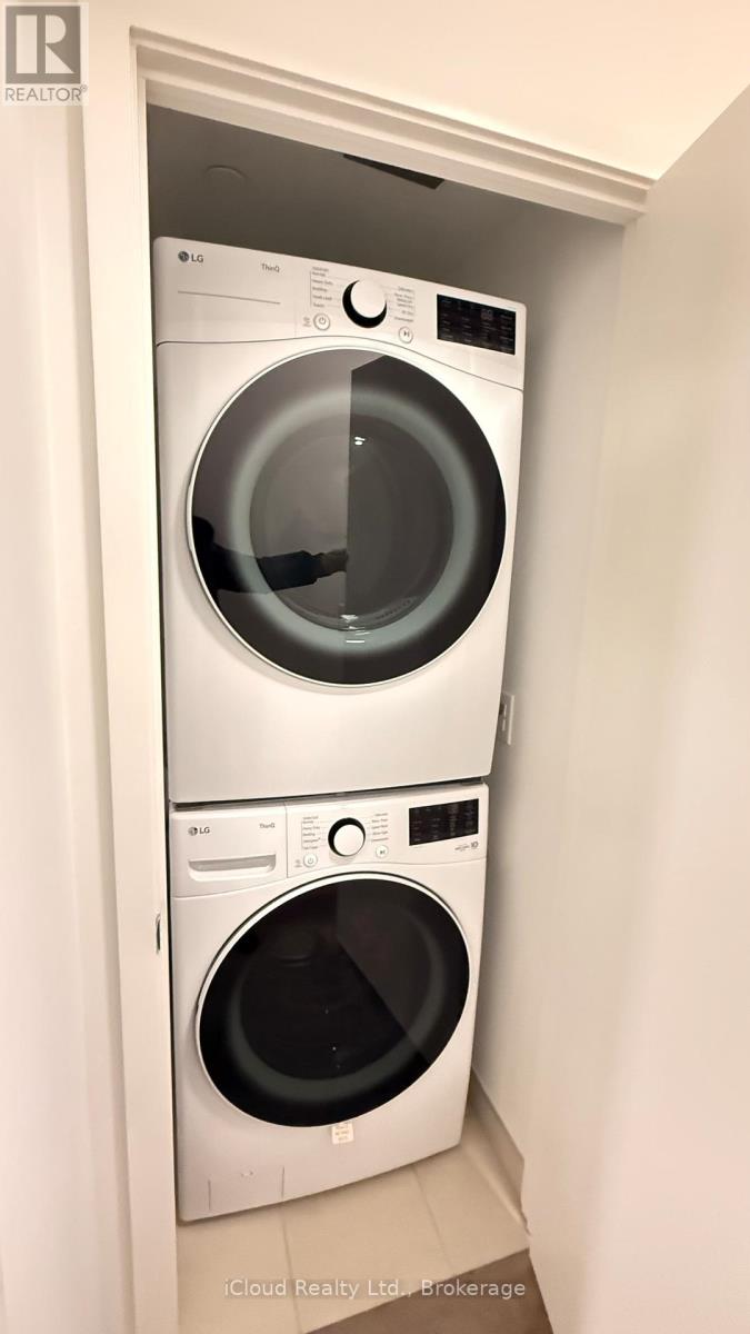 4001 - 395 Square One Drive, Mississauga, Ontario  L5B 0P6 - Photo 11 - W12648722