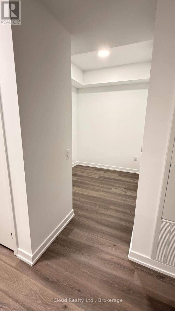 4001 - 395 Square One Drive, Mississauga, Ontario  L5B 0P6 - Photo 8 - W12648722