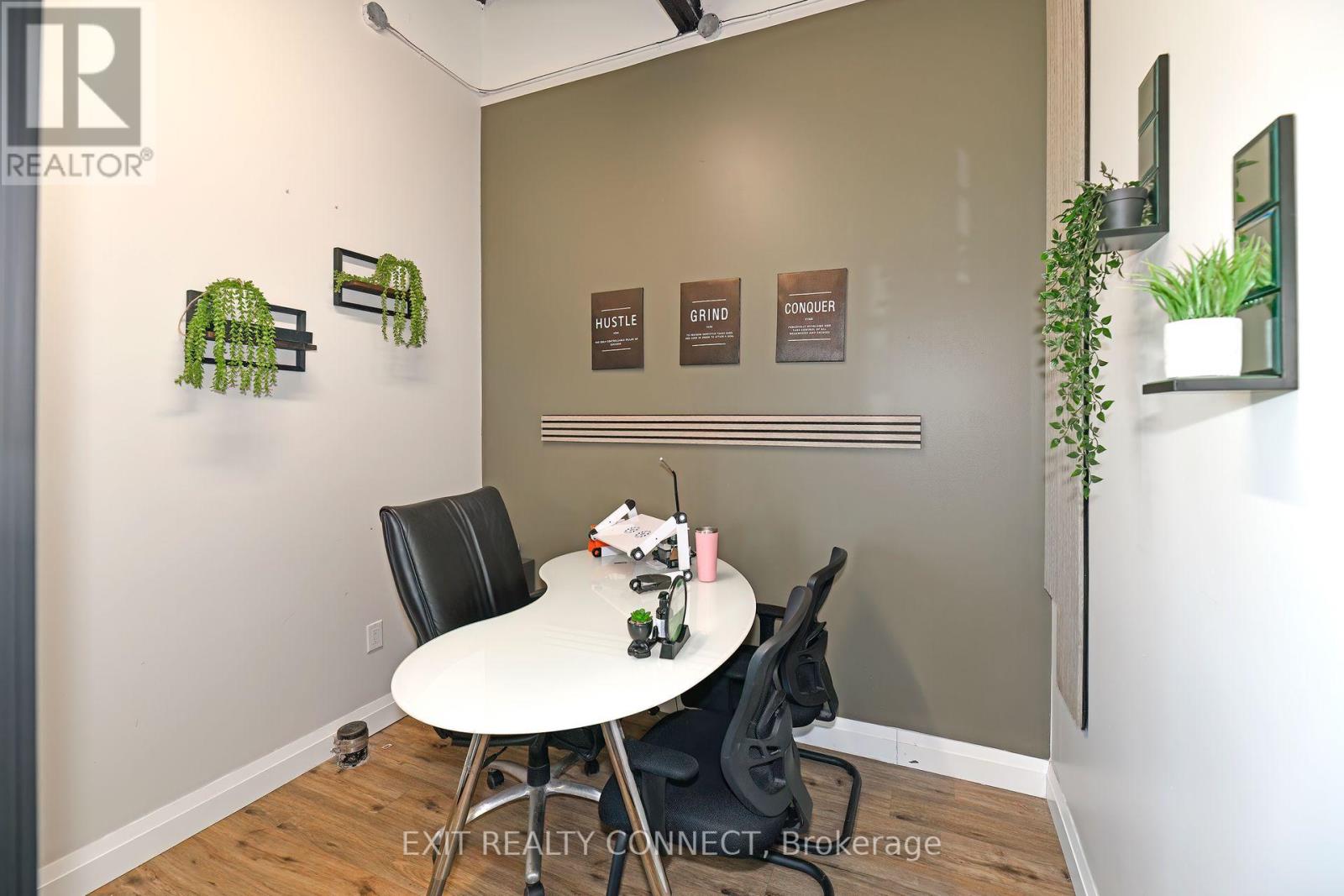 209 - 3485 Rebecca Street, Oakville, Ontario  L6L 6X9 - Photo 10 - W12648724