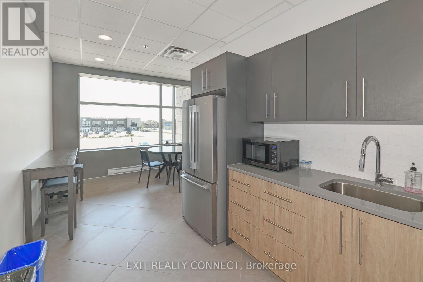 209 - 3485 Rebecca Street, Oakville, Ontario  L6L 6X9 - Photo 15 - W12648724