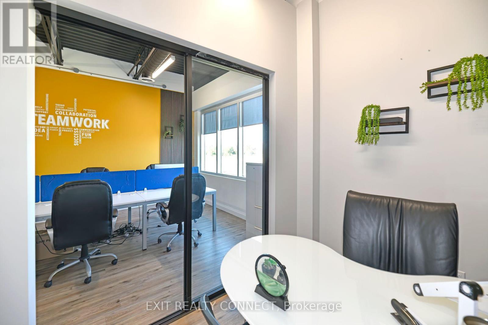 209 - 3485 Rebecca Street, Oakville, Ontario  L6L 6X9 - Photo 9 - W12648724