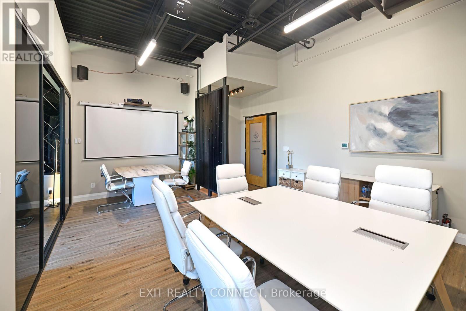 208 - 3485 Rebecca Street, Oakville, Ontario  L6L 6X9 - Photo 6 - W12648736