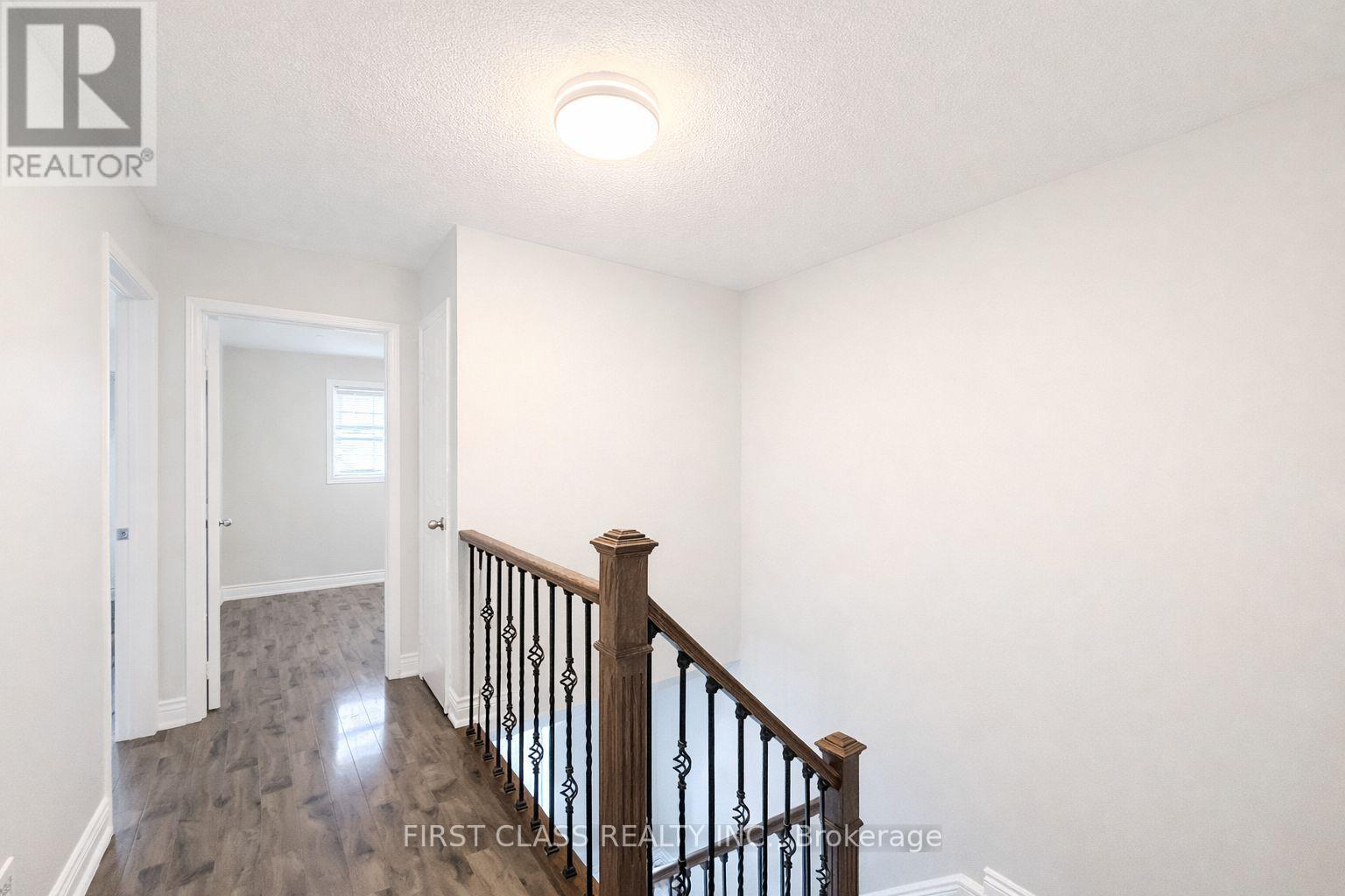 3280 Pilcom Crescent, Mississauga, Ontario  L5B 3X5 - Photo 11 - W12648760