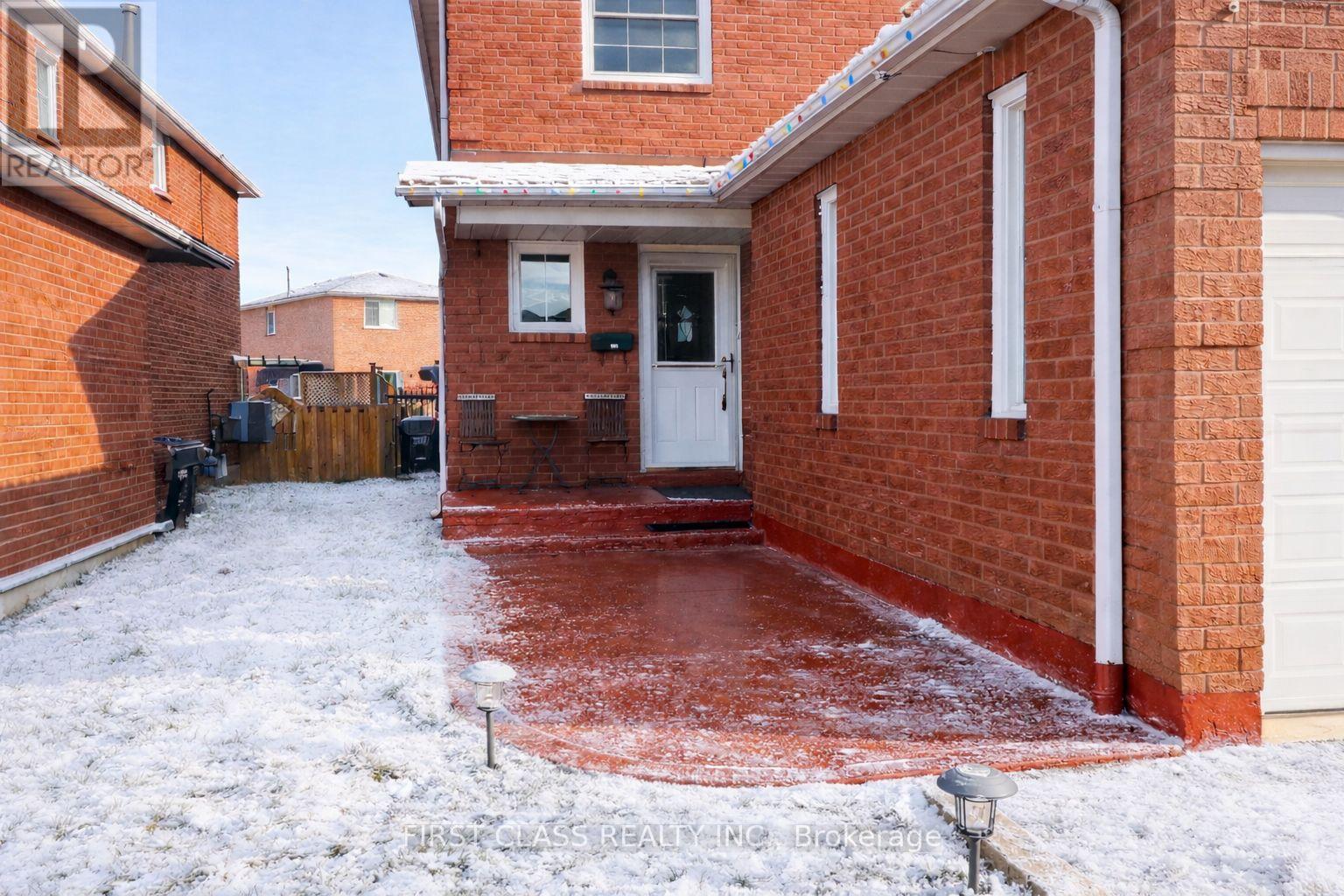 3280 Pilcom Crescent, Mississauga, Ontario  L5B 3X5 - Photo 2 - W12648760