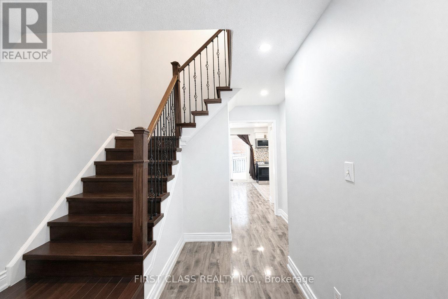 3280 Pilcom Crescent, Mississauga, Ontario  L5B 3X5 - Photo 9 - W12648760