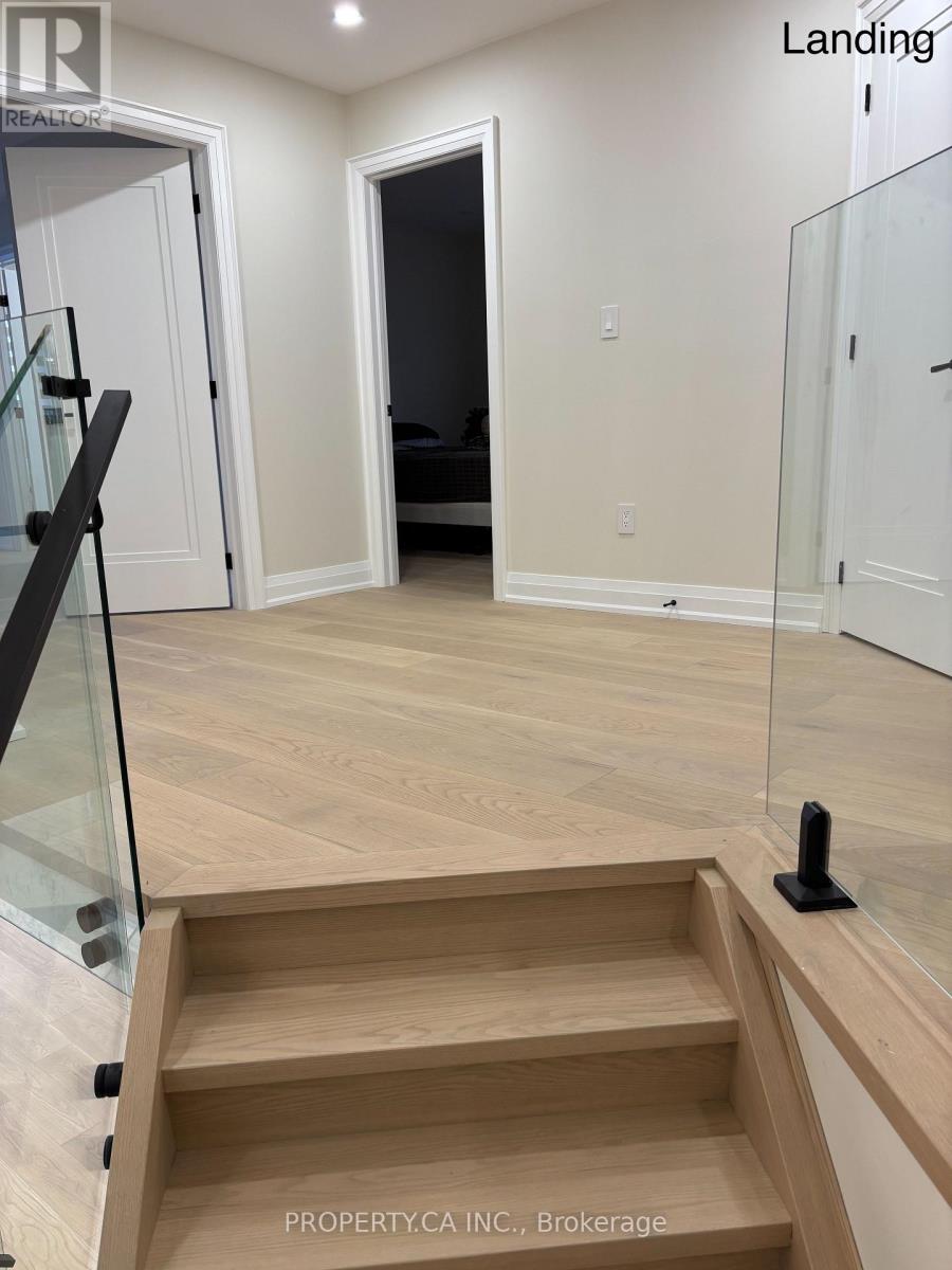 Main - 5316 Russell View Road, Mississauga, Ontario  L5M 5V8 - Photo 13 - W12648764