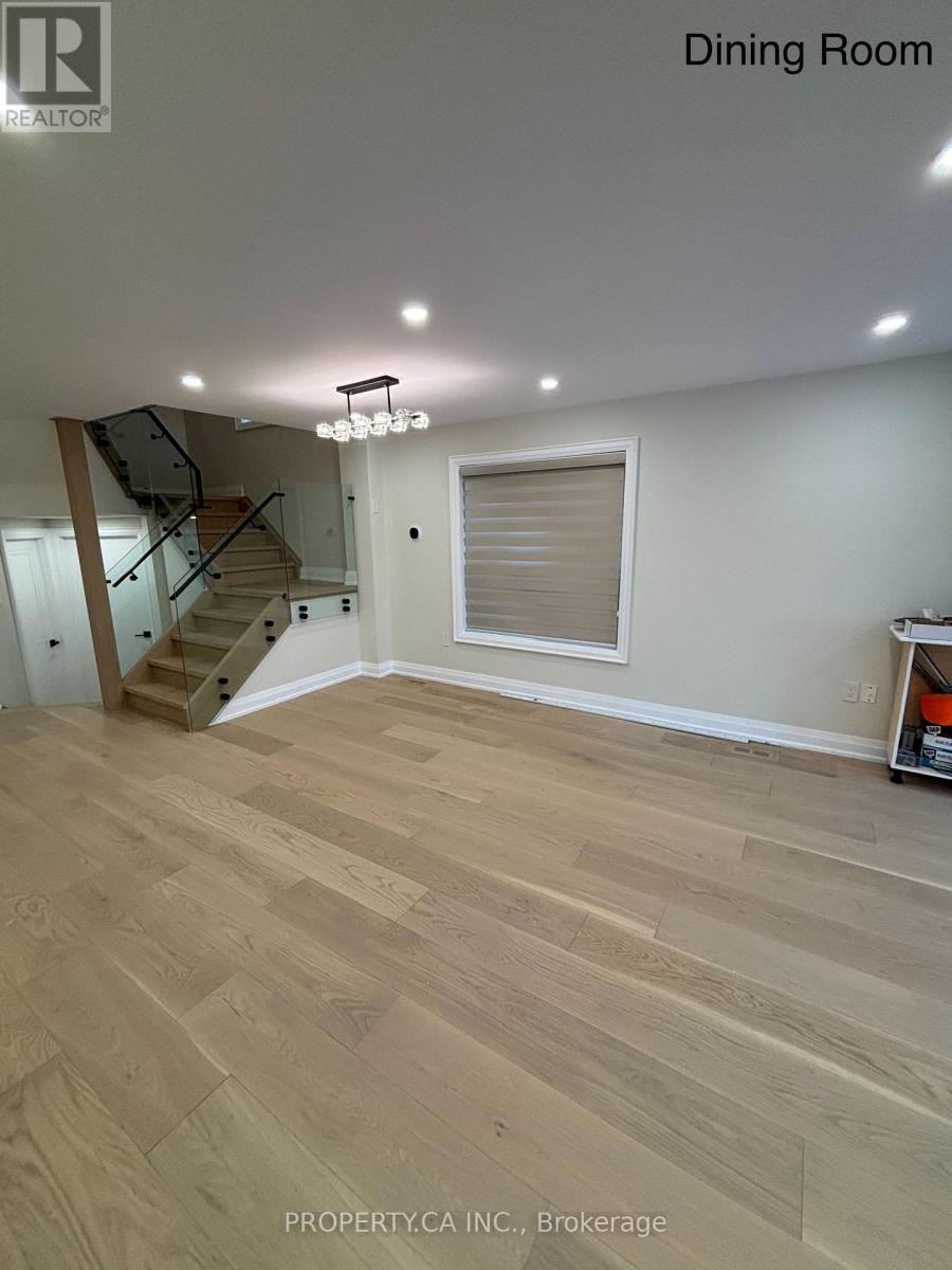 Main - 5316 Russell View Road, Mississauga, Ontario  L5M 5V8 - Photo 2 - W12648764