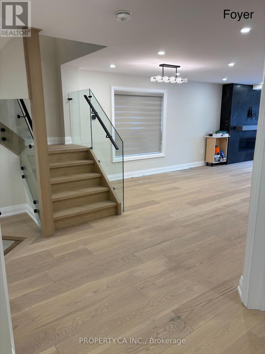 Main - 5316 Russell View Road, Mississauga, Ontario  L5M 5V8 - Photo 3 - W12648764