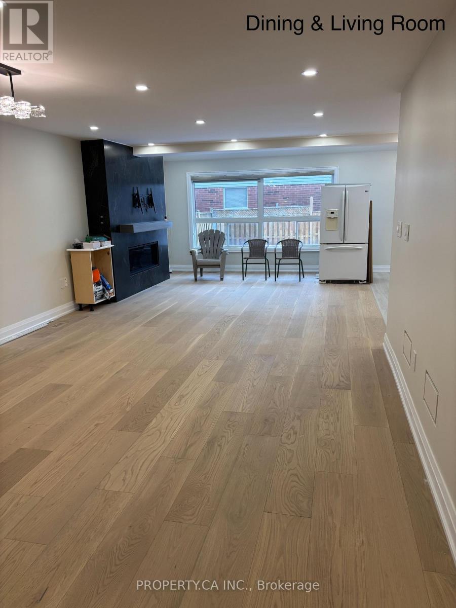 Main - 5316 Russell View Road, Mississauga, Ontario  L5M 5V8 - Photo 4 - W12648764