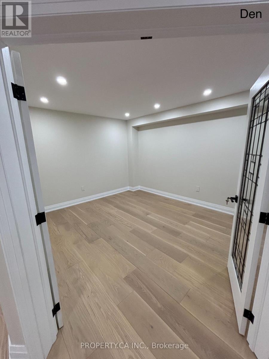 Main - 5316 Russell View Road, Mississauga, Ontario  L5M 5V8 - Photo 9 - W12648764