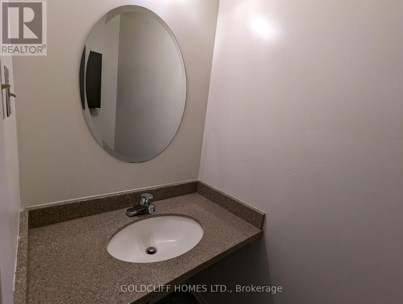 35 Dawson Crescent, Brampton, Ontario  L6V 3M5 - Photo 11 - W12648768