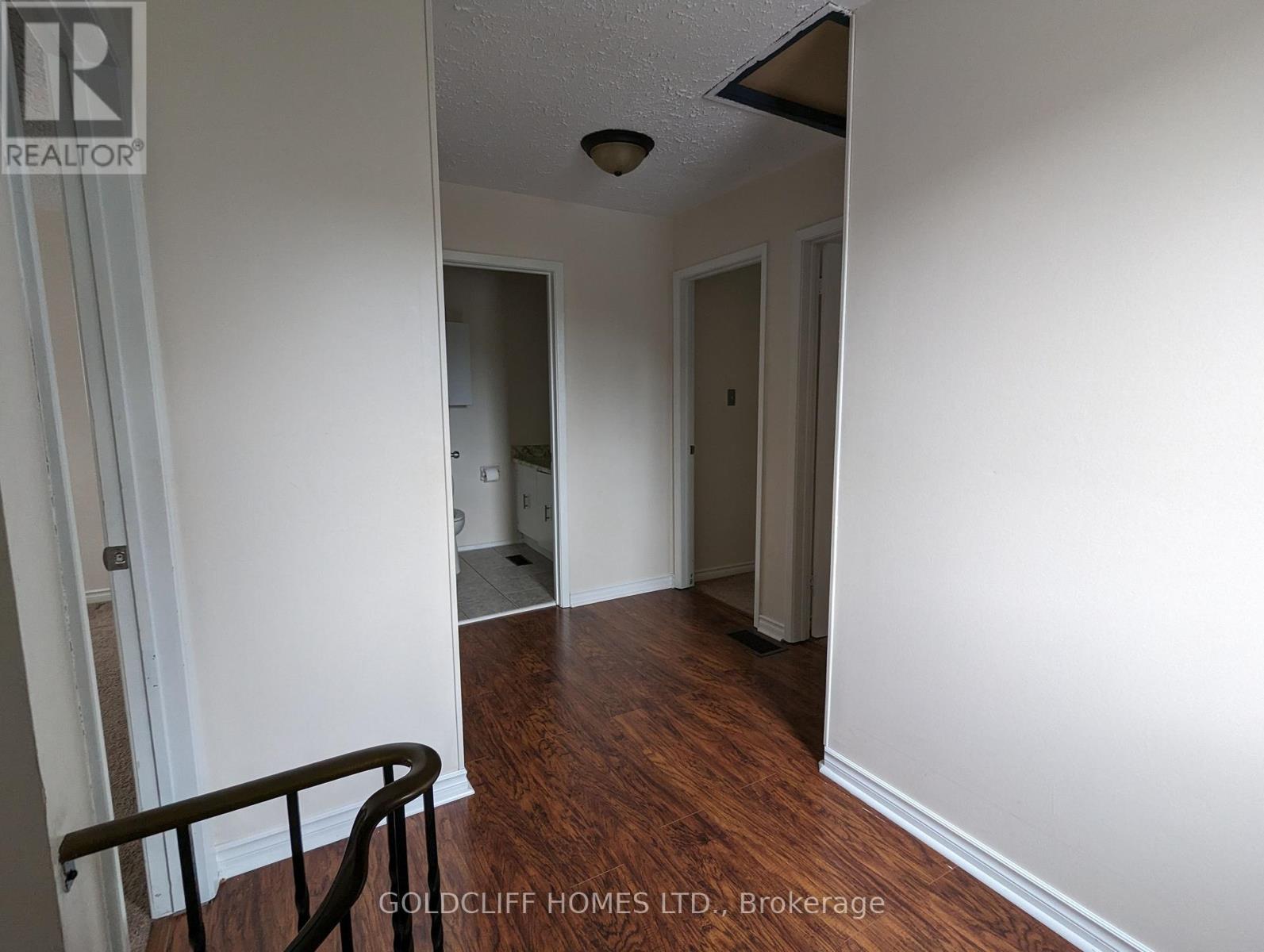 35 Dawson Crescent, Brampton, Ontario  L6V 3M5 - Photo 8 - W12648768