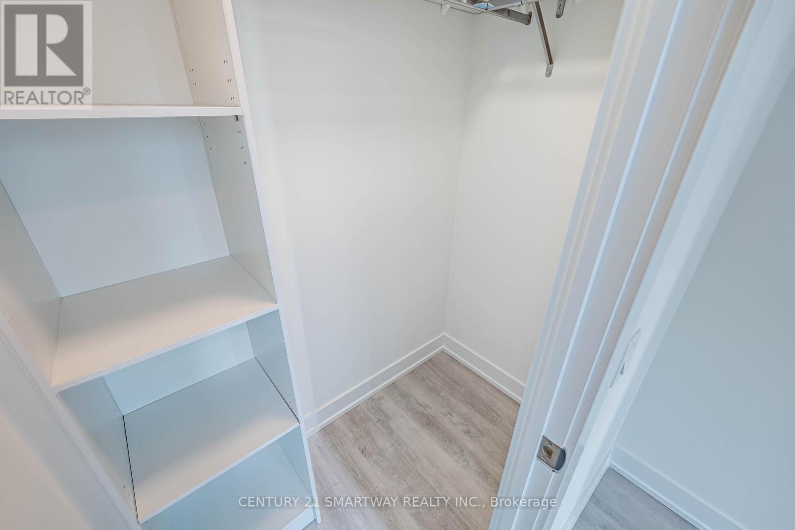 1105 - 60 Central Park Roadway, Toronto, Ontario  M9A 0E6 - Photo 18 - W12646278