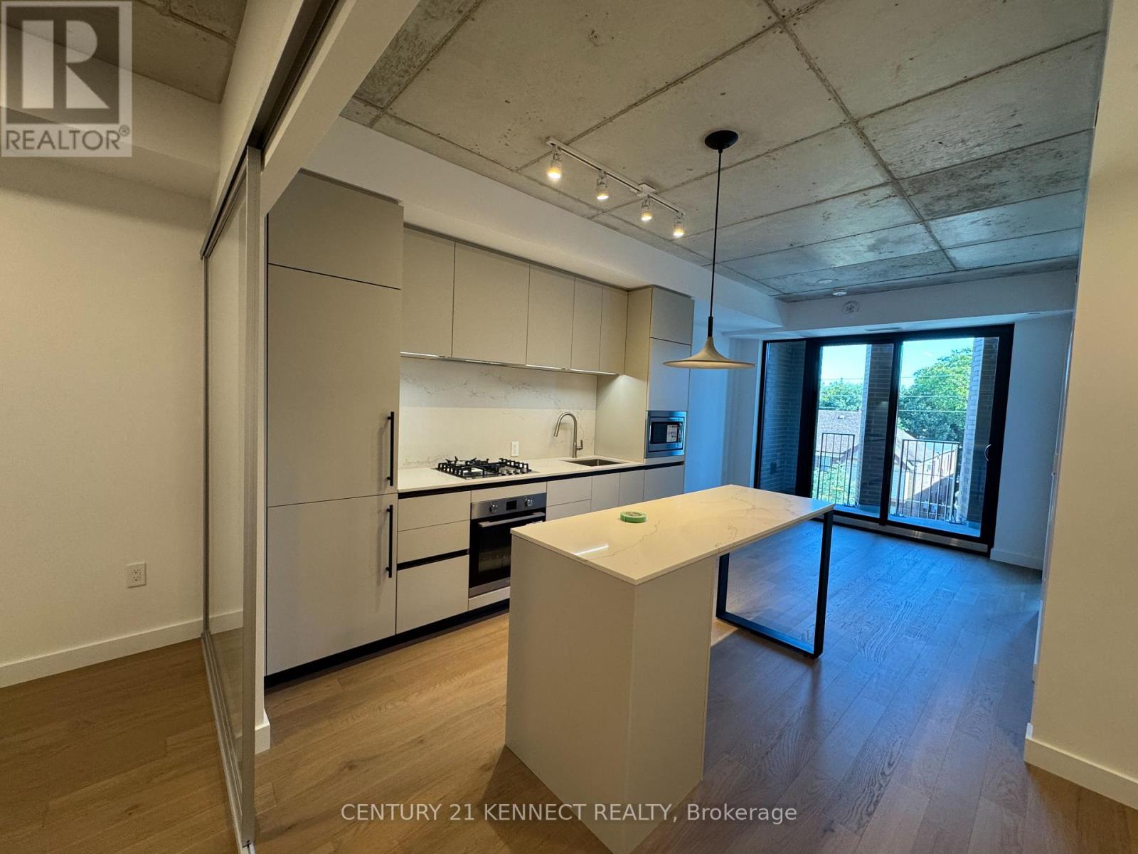 302 - 1720 Bayview Avenue, Toronto, Ontario  M4G 3C4 - Photo 3 - C12648544