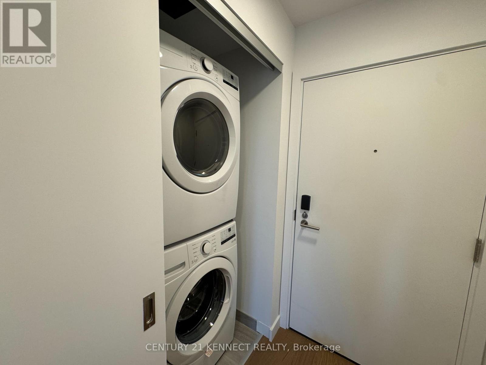 302 - 1720 Bayview Avenue, Toronto, Ontario  M4G 3C4 - Photo 6 - C12648544