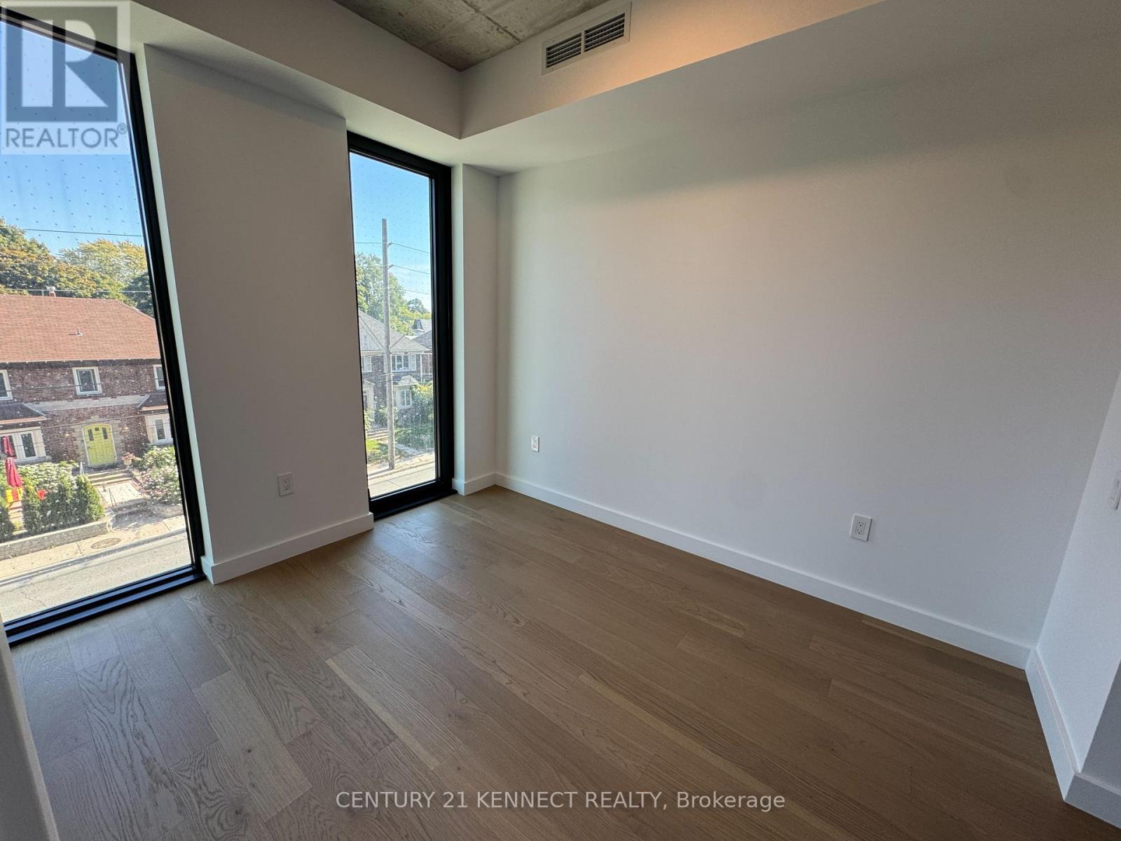 302 - 1720 Bayview Avenue, Toronto, Ontario  M4G 3C4 - Photo 8 - C12648544