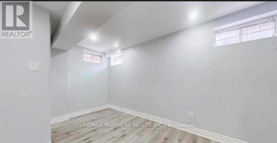 31 Chalone Crescent, Vaughan, Ontario  L4H 1V6 - Photo 17 - N12648442