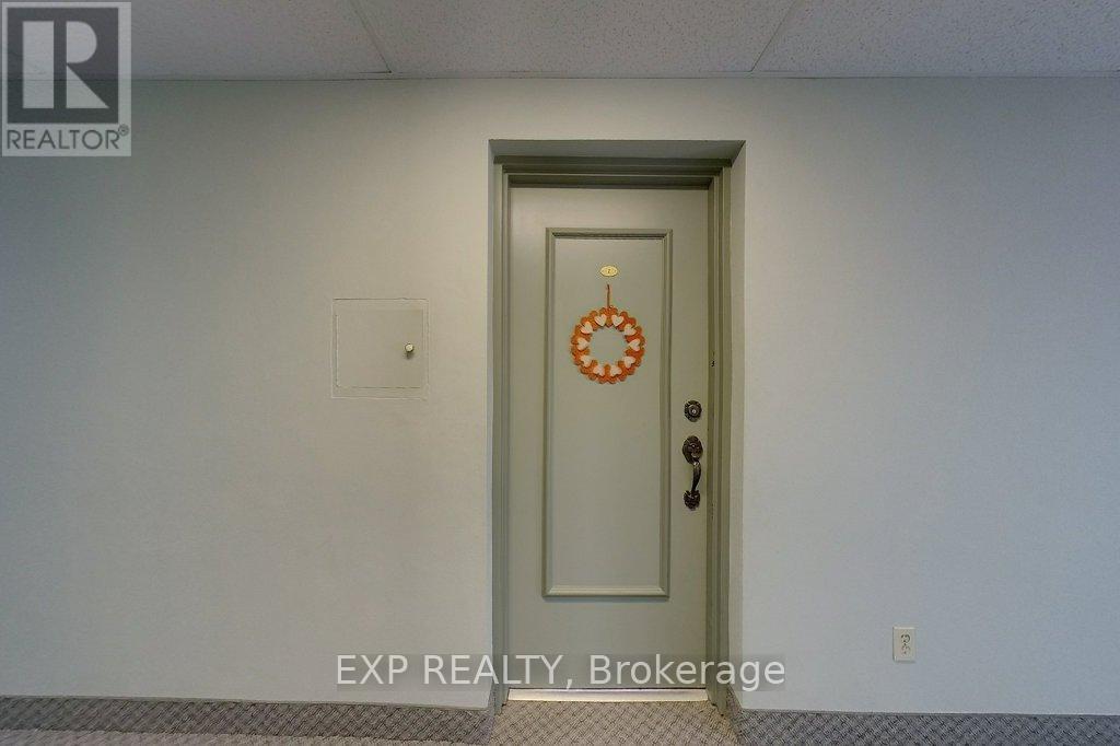 2 - 17 Gibson Drive, Kitchener, Ontario  N2B 2P3 - Photo 2 - X12588252