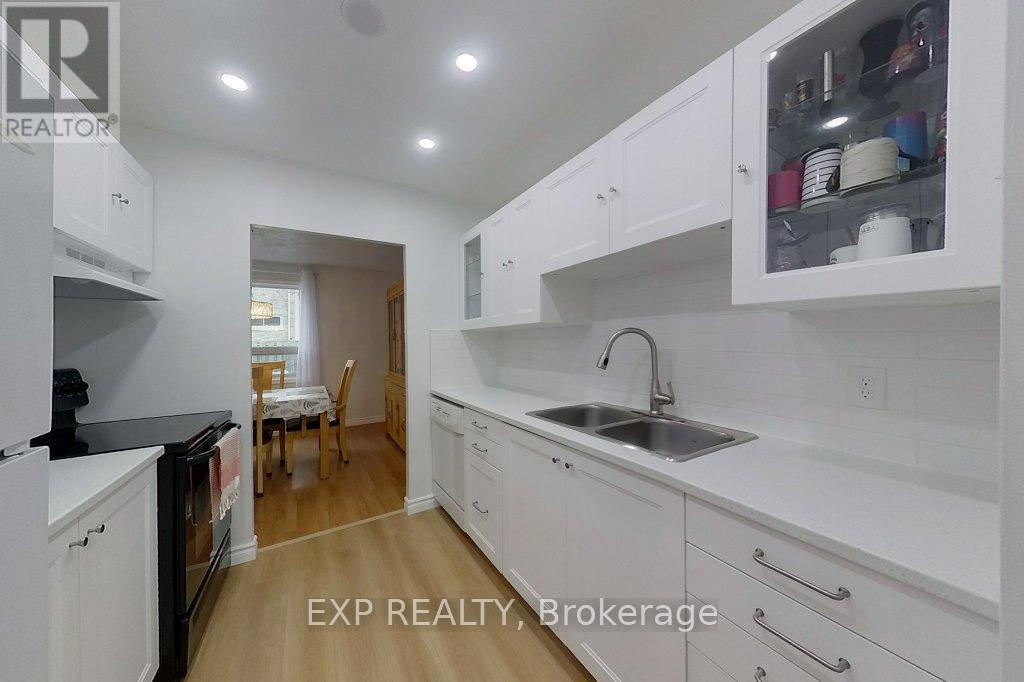 2 - 17 Gibson Drive, Kitchener, Ontario  N2B 2P3 - Photo 3 - X12588252