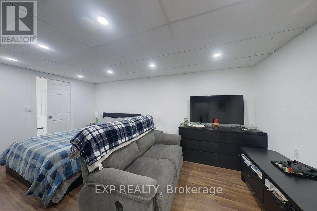 2 - 17 Gibson Drive, Kitchener, Ontario  N2B 2P3 - Photo 33 - X12588252