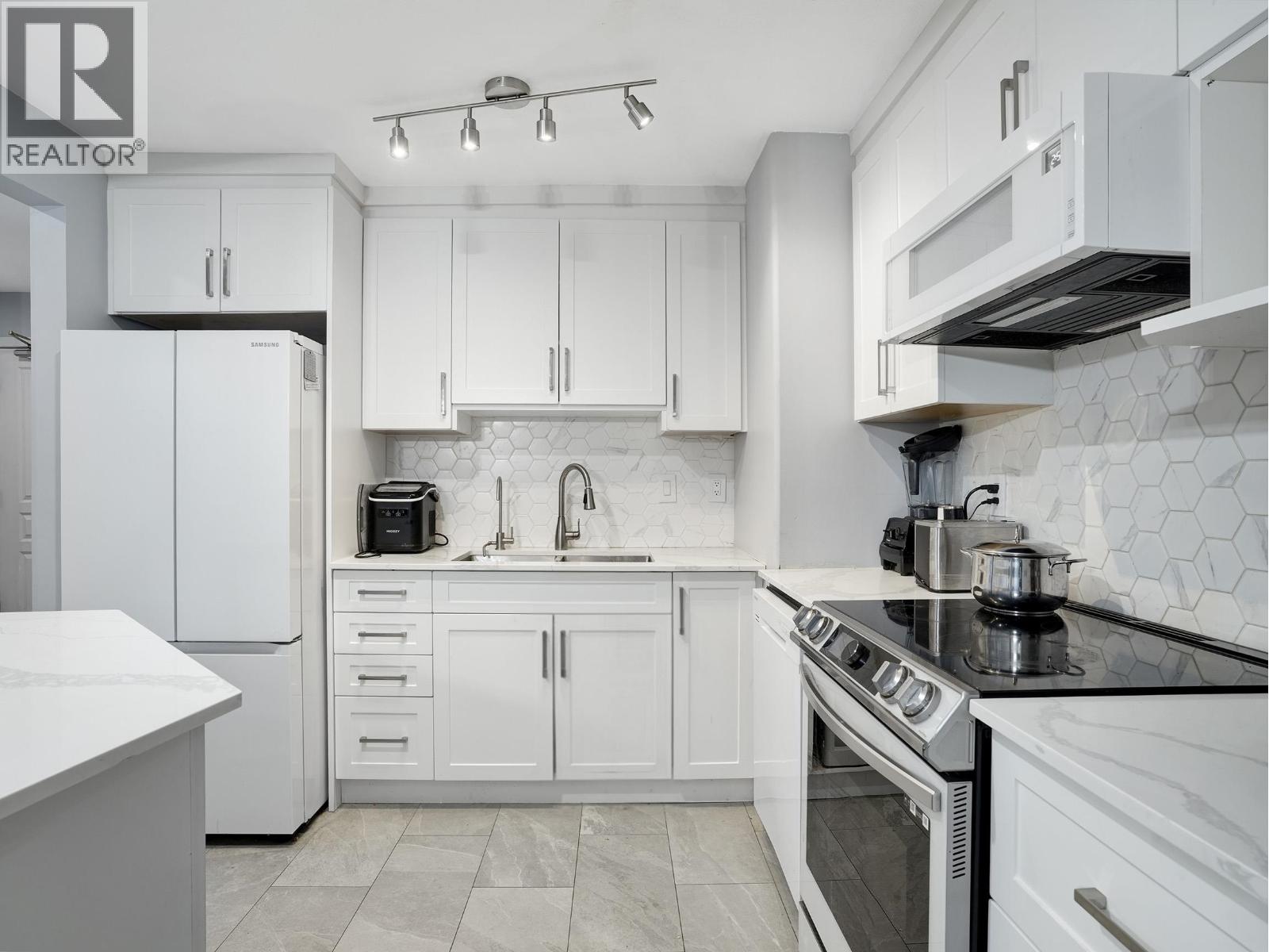 313 214 Eleventh Street, New Westminster, British Columbia  V3M 4C9 - Photo 12 - R3074844