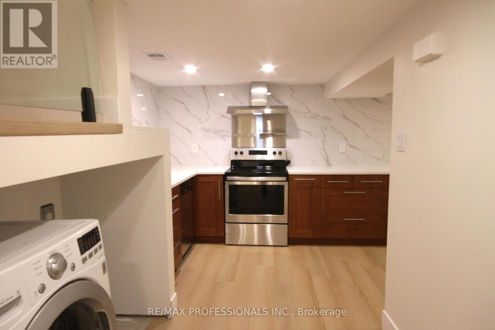 Bsmt - 52 Rogers Road, Toronto, Ontario  M6E 1N8 - Photo 6 - C12648784