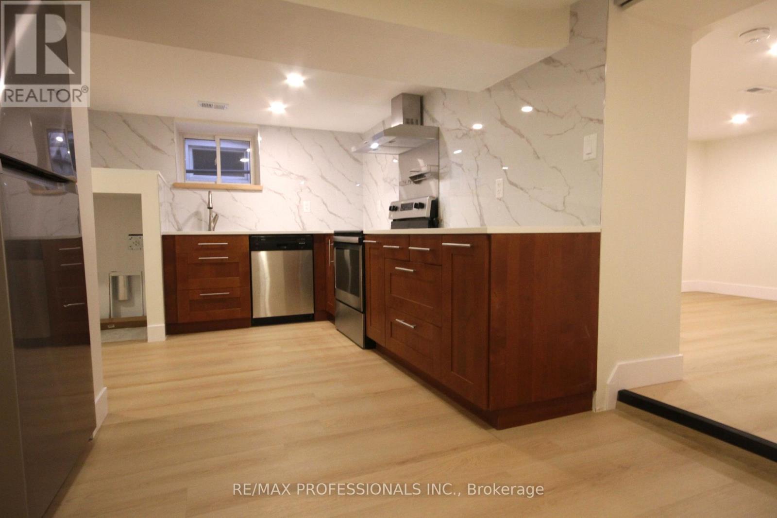 Bsmt - 52 Rogers Road, Toronto, Ontario  M6E 1N8 - Photo 8 - C12648784