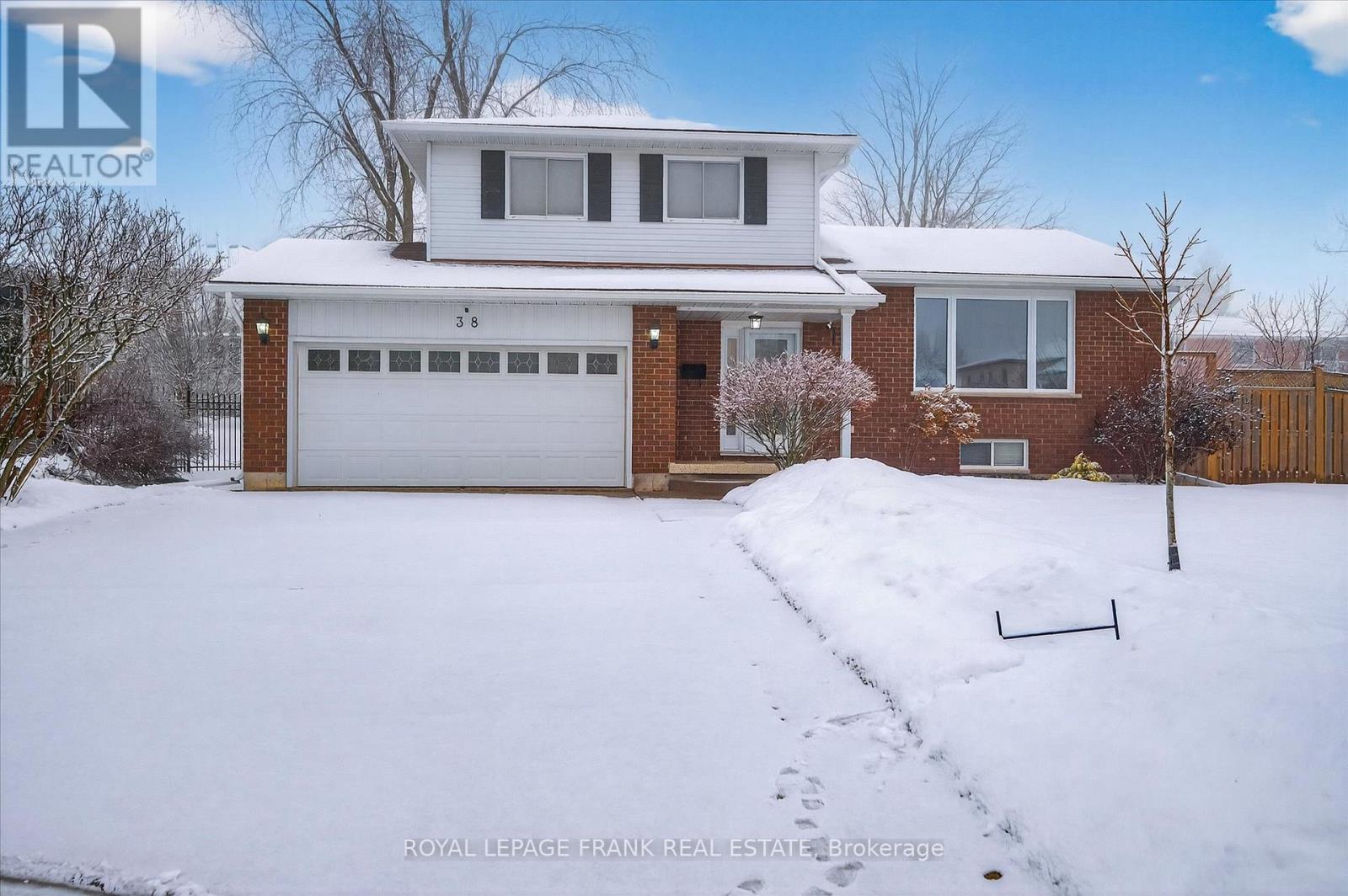 38 CLEARVIEW COURT, Peterborough, Ontario