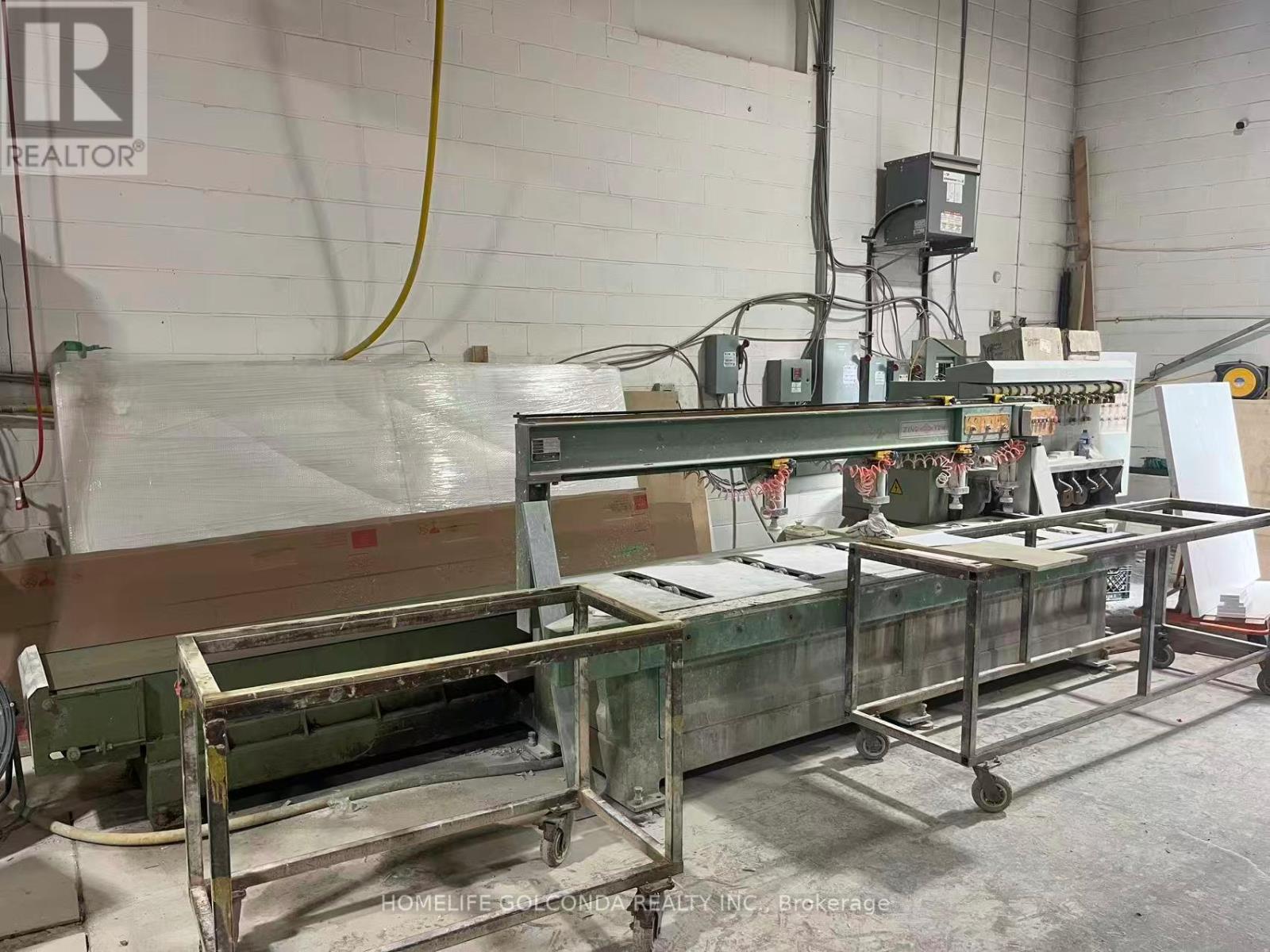 1 - 235 Eddystone Avenue, Toronto, Ontario  M3N 1H5 - Photo 4 - W12648774