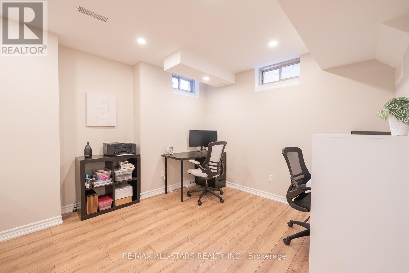 197 Boundary Boulevard, Whitchurch-Stouffville, Ontario  L4A 4W3 - Photo 38 - N12394070