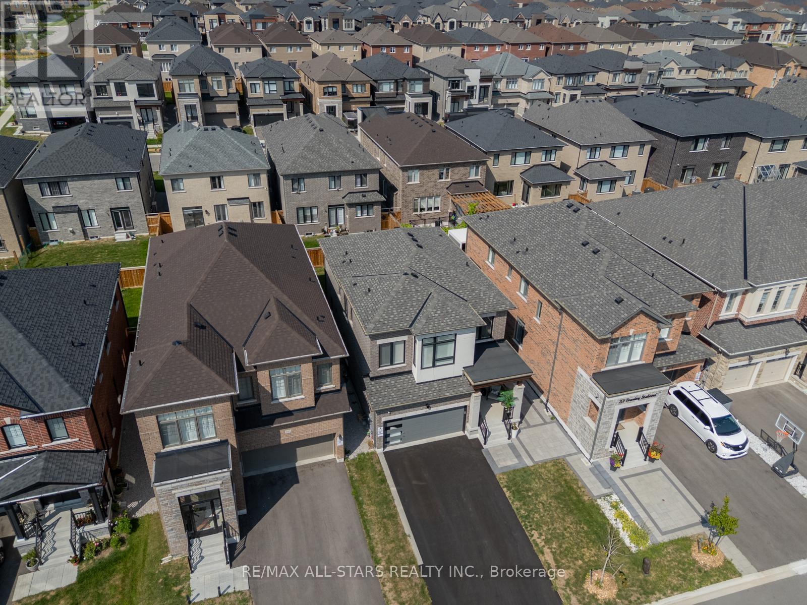 197 Boundary Boulevard, Whitchurch-Stouffville, Ontario  L4A 4W3 - Photo 47 - N12394070