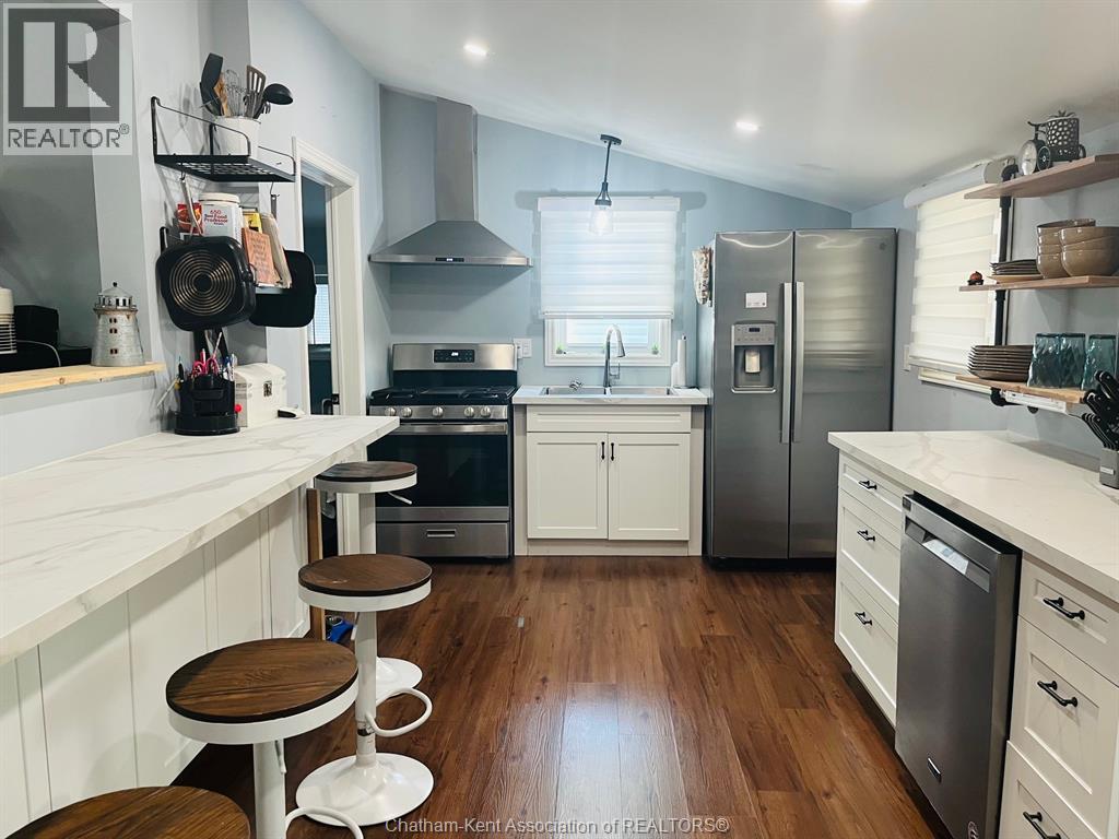 MLS# 25031930: 36 O'Neil STREET, Chatham, Canada