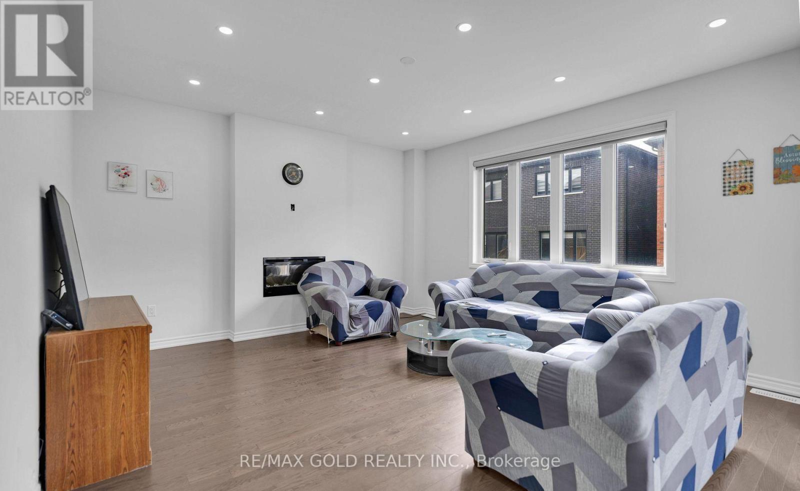 12 Vincena Road, Caledon, Ontario  L7C 1Z9 - Photo 14 - W12616122