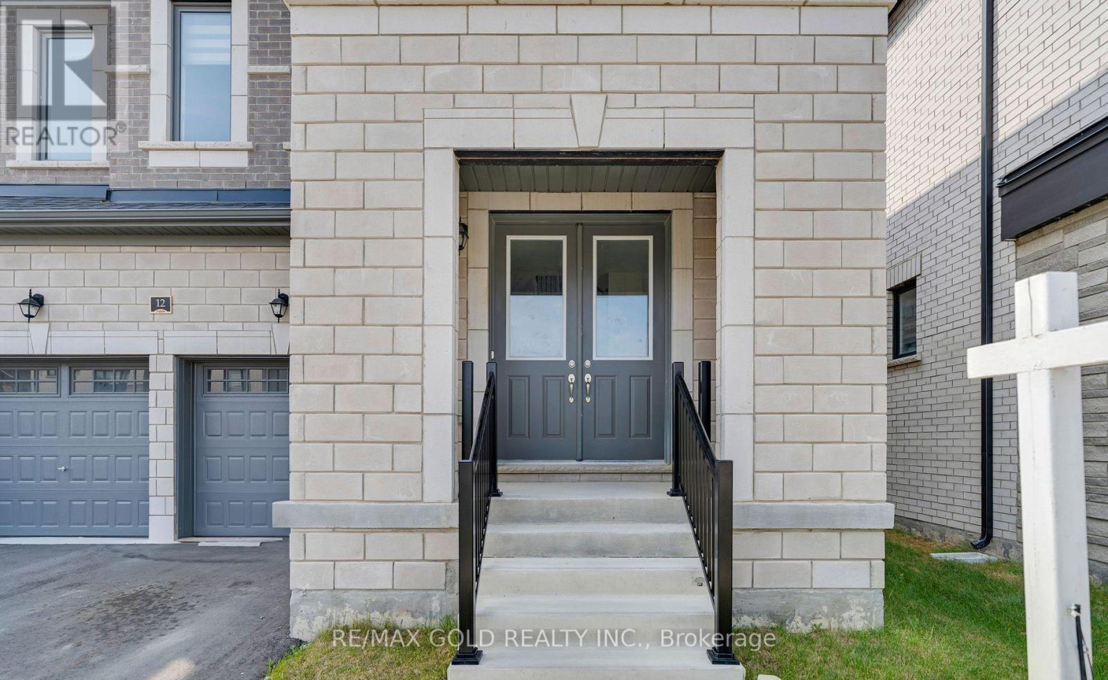 12 Vincena Road, Caledon, Ontario  L7C 1Z9 - Photo 2 - W12616122